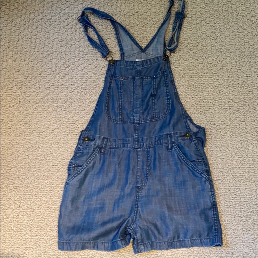 Overall shorts